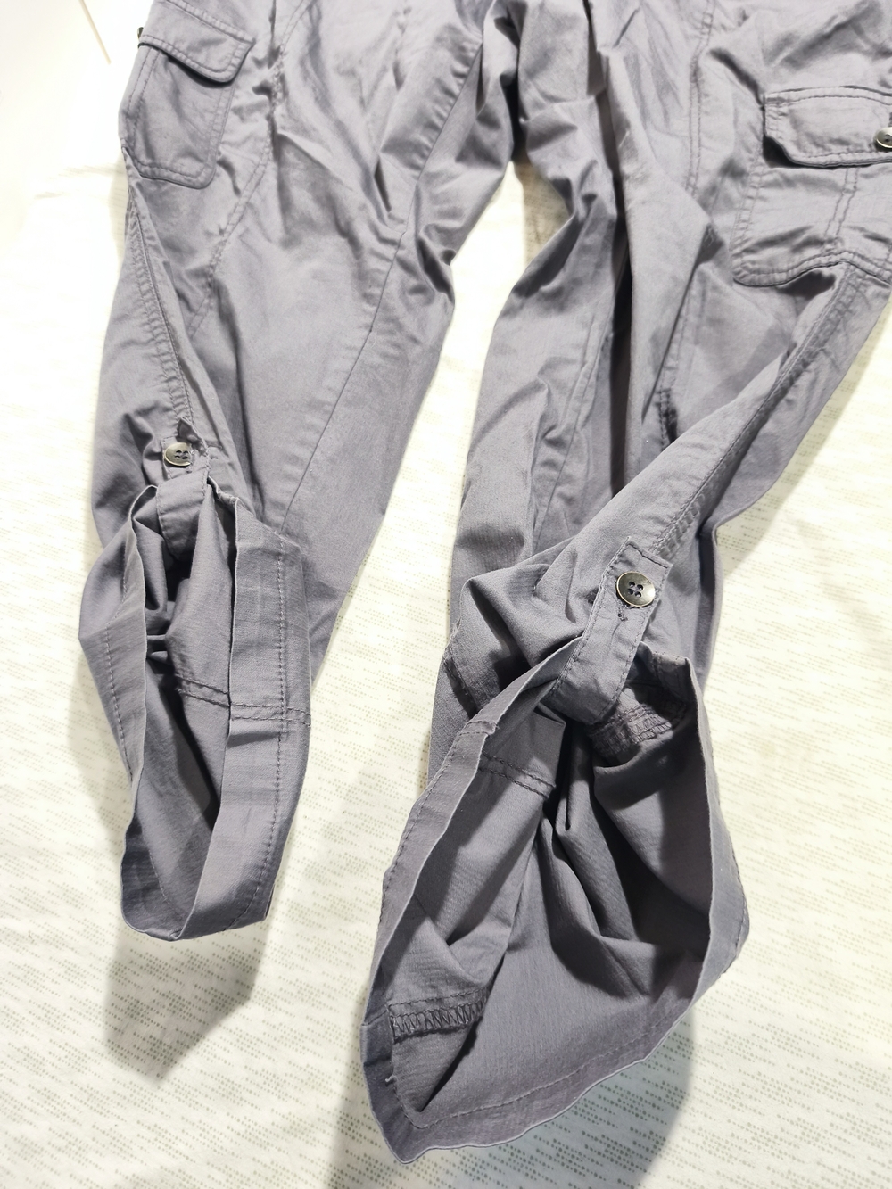 St. John's Bay Gray Wide-Leg Cargo Pants  E1(21) - Picture 9 of 9